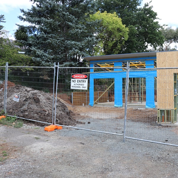 do you deliver and set up temporary fencing and what's the cost for these services in Toronto SD